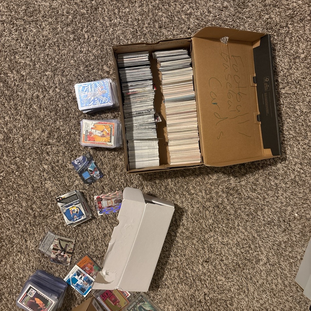 Assorted Trading Cards Collection - image 1